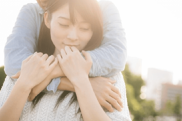 君がいないとムリ♡”忙しい彼”が「何度も会いたくなる女性」の秘訣4つ