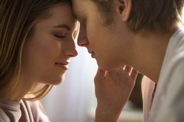 女性が「キスしてもいい」と思うタイミングとは？