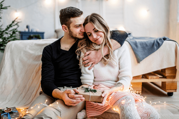 ずっと一緒にいていい…？♡彼が“本命だけ”にする行動とは？