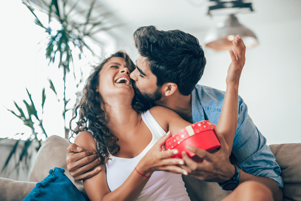 彼女が好きすぎるんだもん♡男が「ベタ惚れ女性」にだけする行動4つ