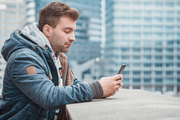 お願いだからあきらめて…！男が「脈ナシに送るLINE」の特徴