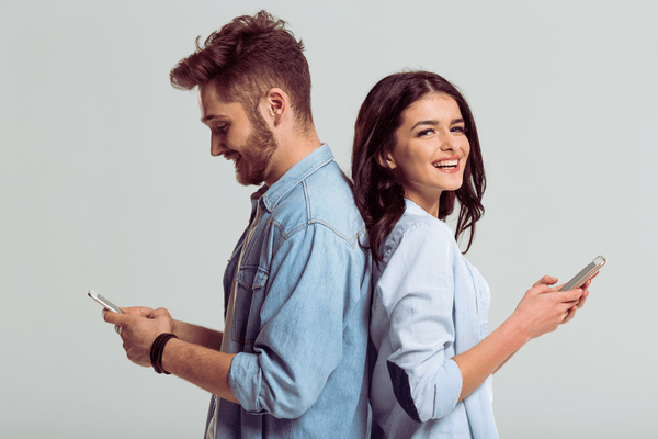 あ、来てる♡彼氏とのLINEを「うまく続ける方法」4つとは