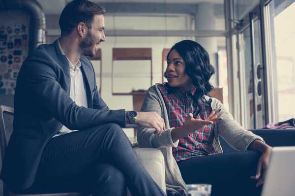 親近感MAX♡彼が「全力で夢中になる女性」の特徴4つ