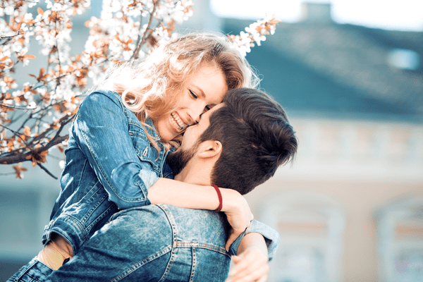 マジで惚れた…♡男が好きになる「本当にカワイイ女性」の特徴４つとは