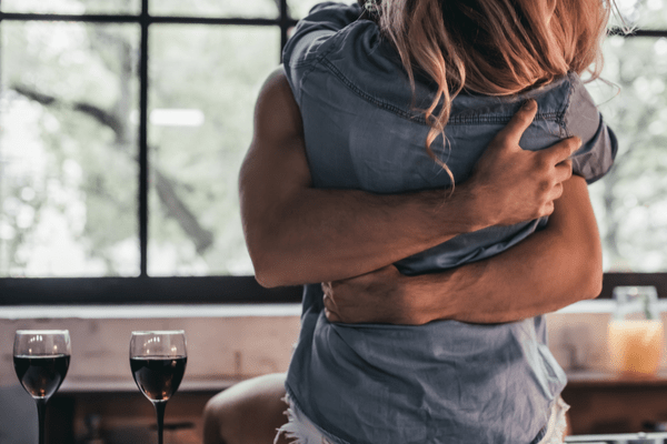 もう、マジで放っておけねぇわ…「男がギュッとしたくなる」瞬間