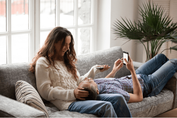 君といると安心する♡男が好む「包容力を感じさせる女性」4選