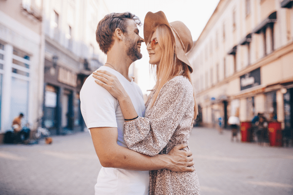 見られちゃう…♡彼も大興奮の「デート中のイチャイチャ」ポイント