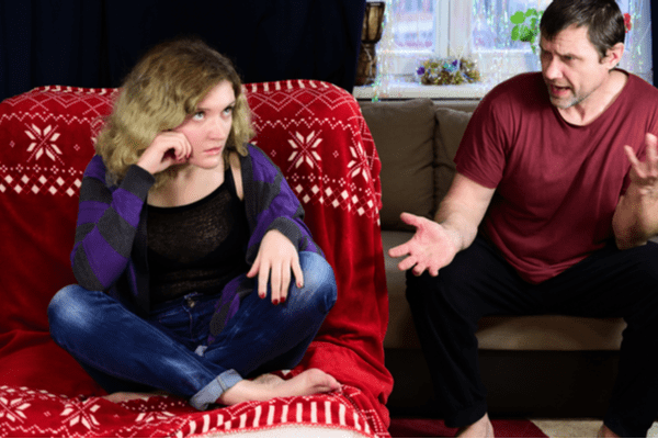 会話のキャッチボールすら…。男が疲れる「子どもっぽ女子」の特徴って？