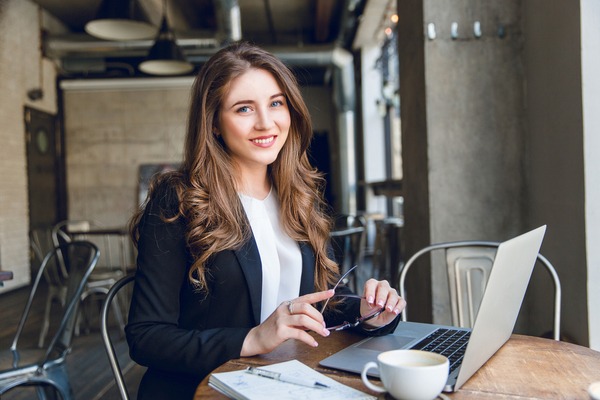永遠の愛を誓うよ…♡男が「絶対に手放したくない女性」の特徴とは