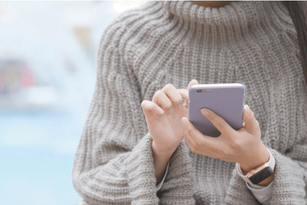 自己顕示欲強い系？「LINEのTLウザイ」と思われる特徴4つ