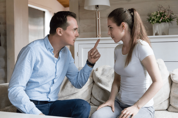 愚痴ってる君可愛くないよ…男性がドン引きの「女性の無意識NG行動」4つ