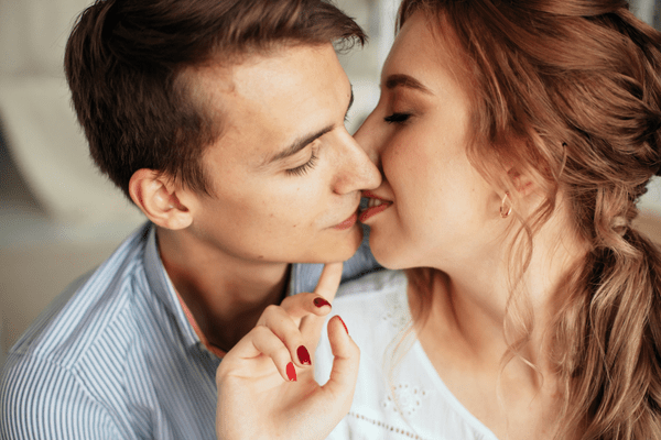 癖になりそう…♡男がハマる「気持ちいいキス」の特徴って？