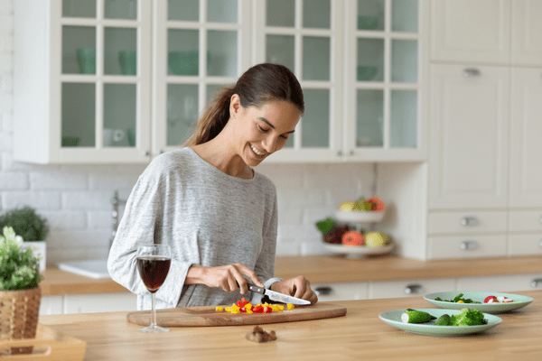 ホッコリするなぁ…♡「家庭的だなと思う女性」の特徴4つ