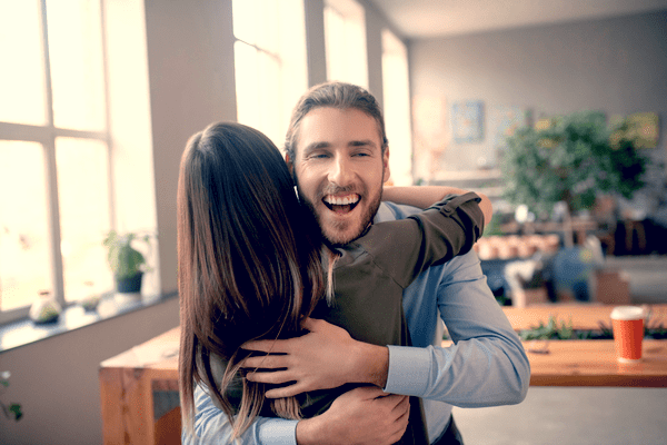 いつでも飛び込んでおいで！男性が喜ぶ「可愛い甘え方」とは