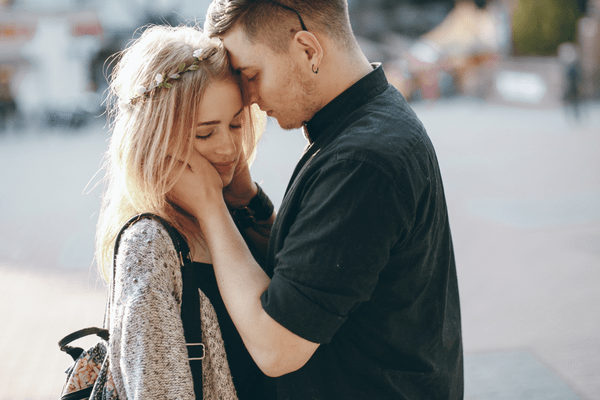 マーキングしたい…！男性が「キスしたい衝動」に駆られる時