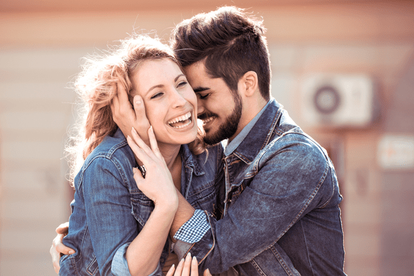 もっと君を知りたい♡男が惹かれる「第一印象100点女性」の特徴4つ