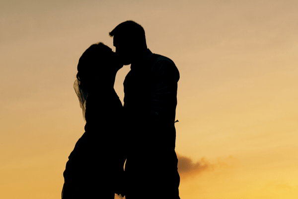 気持ち良すぎるぅ…！「失敗しないキス」の方法4つとは？！