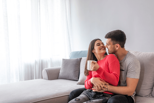 破壊力やばッ…♡男が思わずトゥンクする「彼女の無防備仕草」