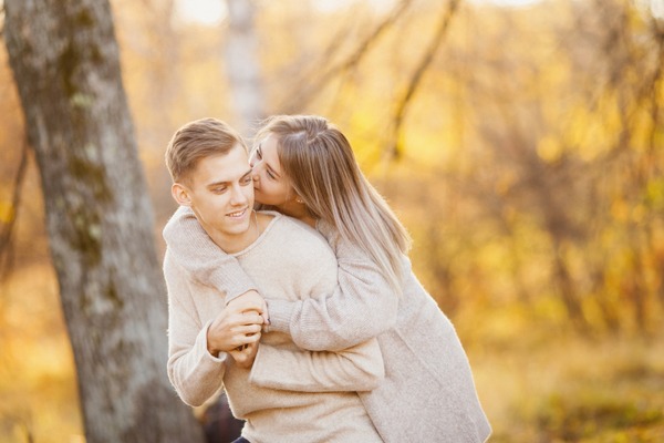 意外と知らない…！？【キスマーク】のつけ方とは？