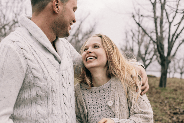 もう我慢できないよ…♡彼がついつい「抱きしめたくなる」瞬間4選