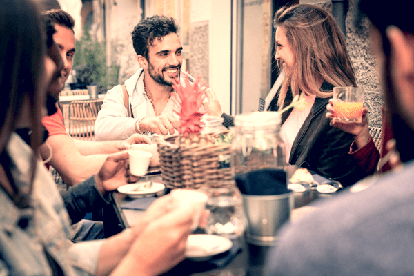 ごめん好きすぎる…♡男性が「本命の女性」だけにとる態度って？