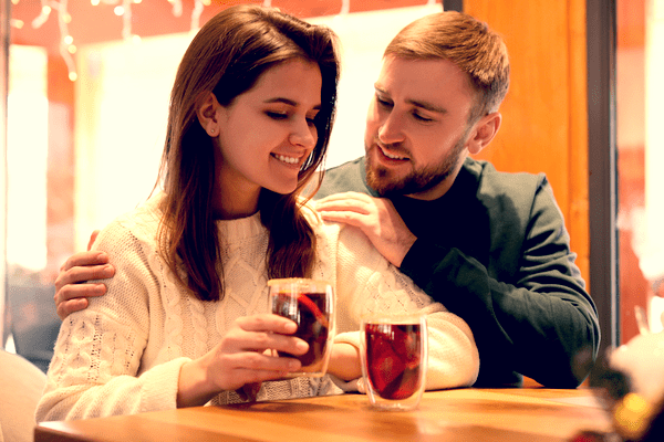 この目は君しか見えないよ…♡彼氏から一途に思われちゃう女性の共通点4つ