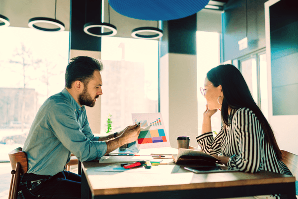 好きは隠し切れなくて…男性が「本気の女性」にすること4選