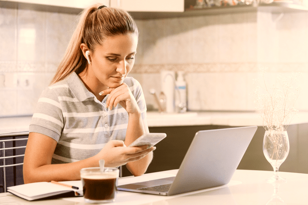 気合が違います！男性が「脈あり女子」と「脈なし女子」に送るLINEの違い