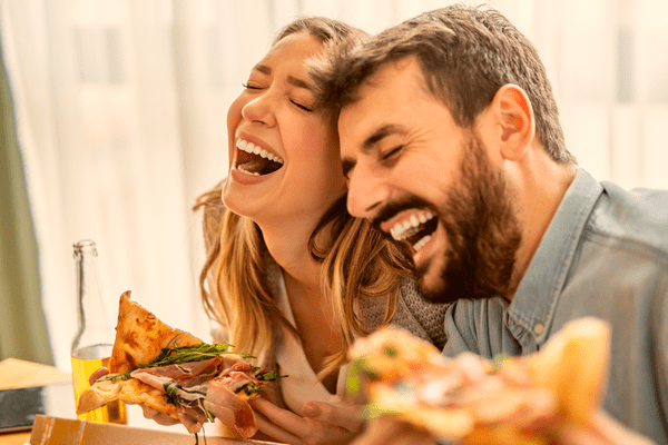 その顔ドキッとするじゃんか…♡男性が惚れる女性の「可愛い表情」4選