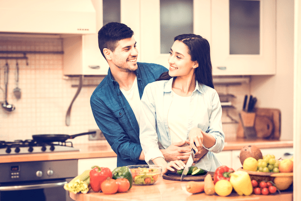 【愛され度診断】彼のハグで見分ける「本命度」