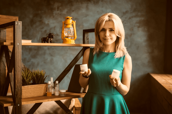 指先まで美しい…！大人の魅力満載の「上品な女性」の共通点