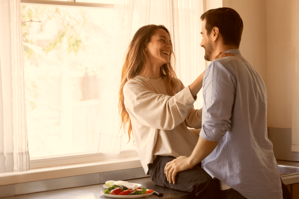 妄想が止まらないよ♡男が女性に「ムラっとする瞬間」4つ