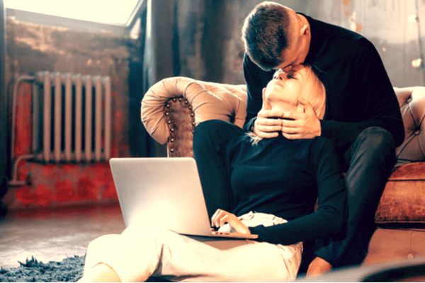 彼の心理は…？キスでチェックするあなたの愛され度