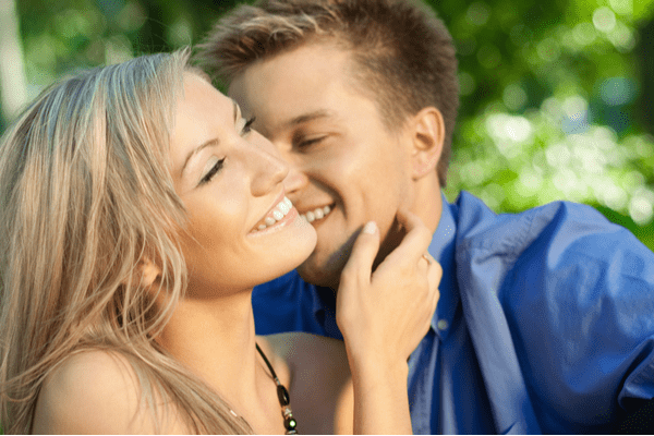 俺のオアシス〜♡男の心が安らぐ「癒し上手な女性」の特徴4つ