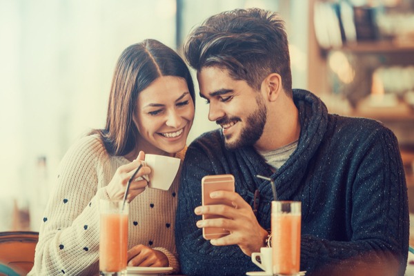 気づいたら好きになってた♡男が「女友達に惚れる瞬間」4つ