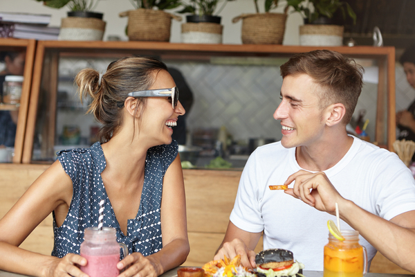 一緒にいて心地イイ…♡フツメンなのに「なぜかモテる男」の特徴4つ