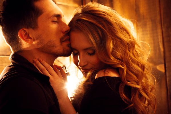 ずっと考えちゃうよ…♡男が「忘れられなくなる」女性の行動