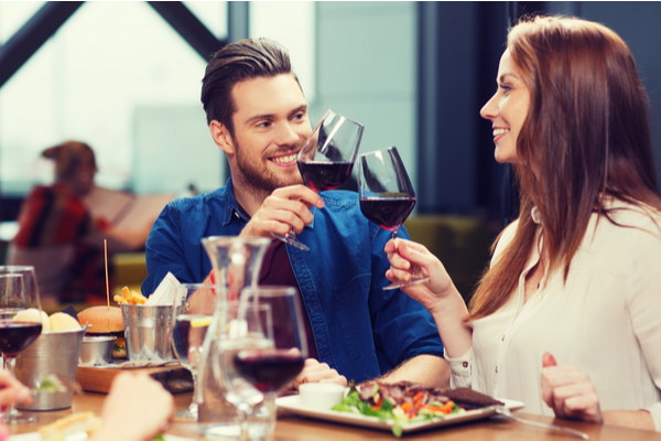 断る理由ないし♡女性が即OKする「デートの誘い方」とは？