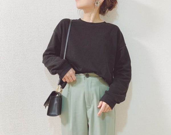 トレンドの【グリーンボトムス】みんなと差がつく着こなし方