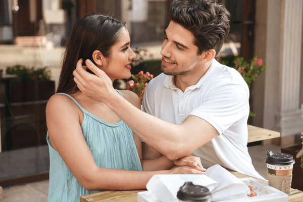 君が好きな証拠です♡男が「本命彼女」だけにする行動4つ