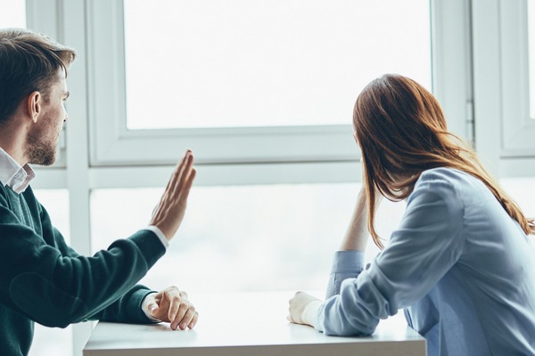 結婚はできんな…！男が「彼女に愛想を尽く瞬間」って？