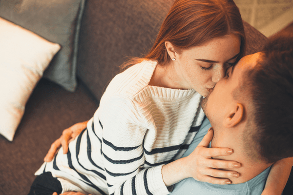 これはハマる…！「カレの心を掴んで離さない」キスの仕方4選