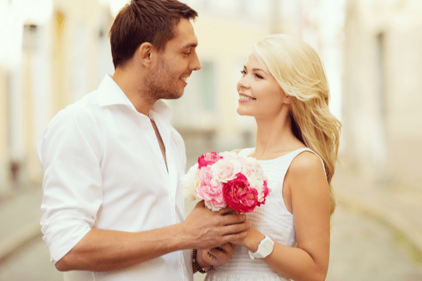 惚れちゃったんだもん…♡男が【本命女性】だけに見せる態度4つ