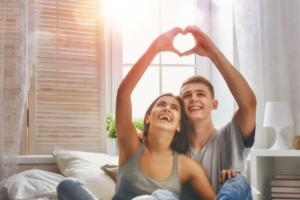 男が「自粛中も一緒に居たい♡」と感じる女性の特徴