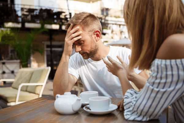 この女イタすぎ…（笑）男にバレバレの「勘違いモテ言動」って？