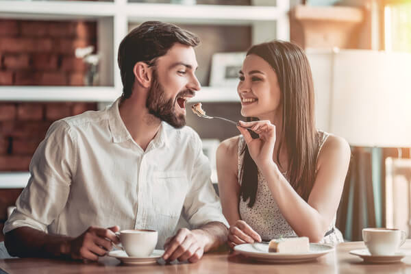永遠にくっついてたい♡彼が「幸せを感じるイチャイチャ」4選