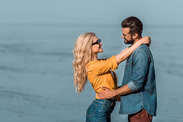 こりゃハマっちゃうよッ！彼が夢中になる「ハグの仕方」って？