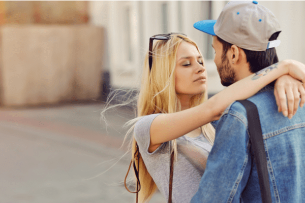 するに決まってるじゃん♡彼がときめく「キスの誘い方」とは