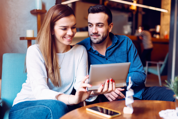 好きになってほしいな…！男が「デートしたい」と思う女性の特徴