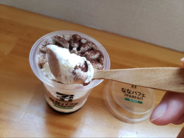 夏にピッタリ！【セブン】の「ななパフェ　ティラミス」が美味すぎるって噂！？